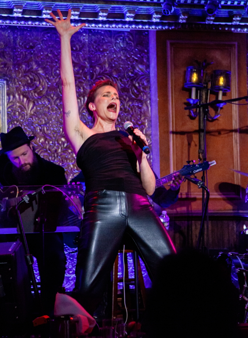 Review: 54 Below Crowd Has Amazing NEW YEAR'S EVE WITH JENN COLELLA  Image