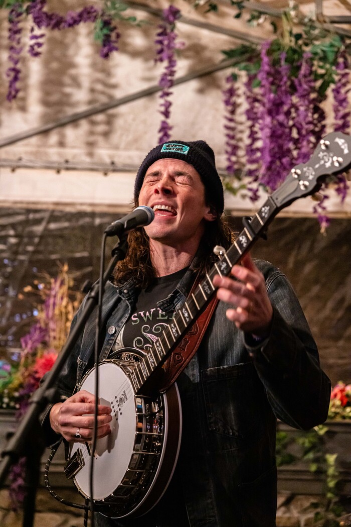 Photos: SWEPT AWAY Cast Performs at Saloon Sessions at Hurley’s Image