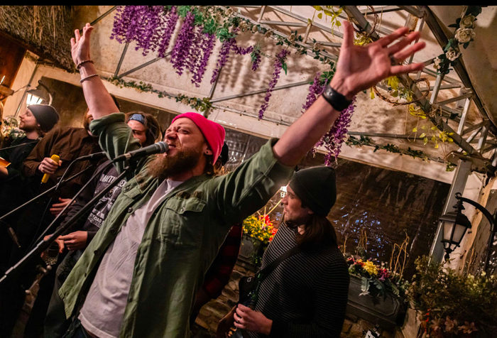 Photos: SWEPT AWAY Cast Performs at Saloon Sessions at Hurley’s Image