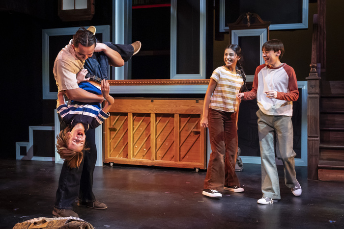 Photos: FUN HOME at Porchlight Music Theatre Image