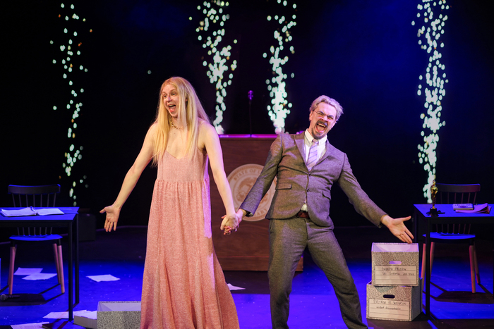 Photos: GWYNETH GOES SKIING Arrives Off-Broadway Image
