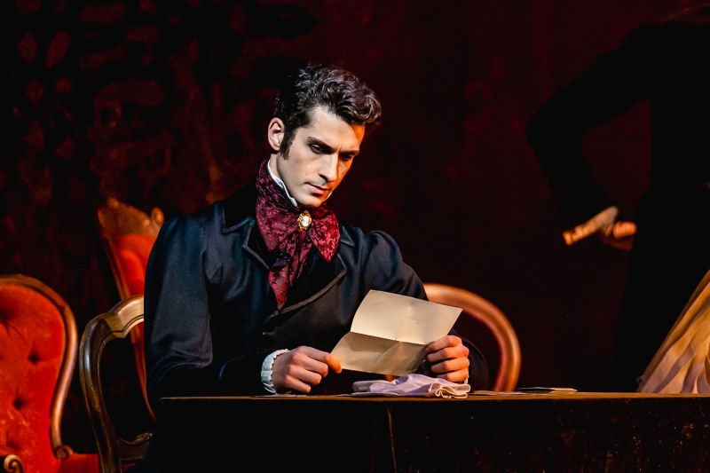 Review: ONEGIN, Royal Ballet and Opera  Image