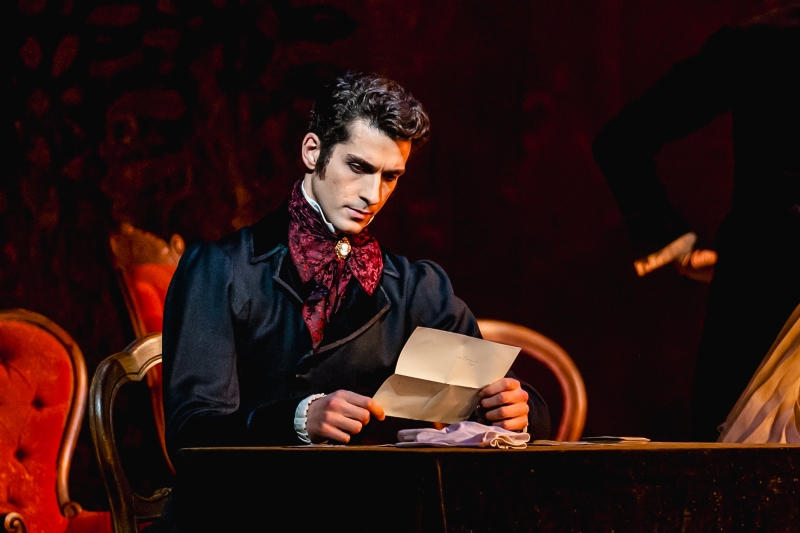 Review: ONEGIN, Royal Ballet and Opera Image