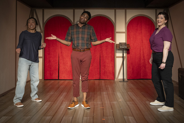 Photos: Oil Lamp Theater Presents THE COMPLETE WORKS OF WILLIAM SHAKESPEARE (ABRIDGED)  Image