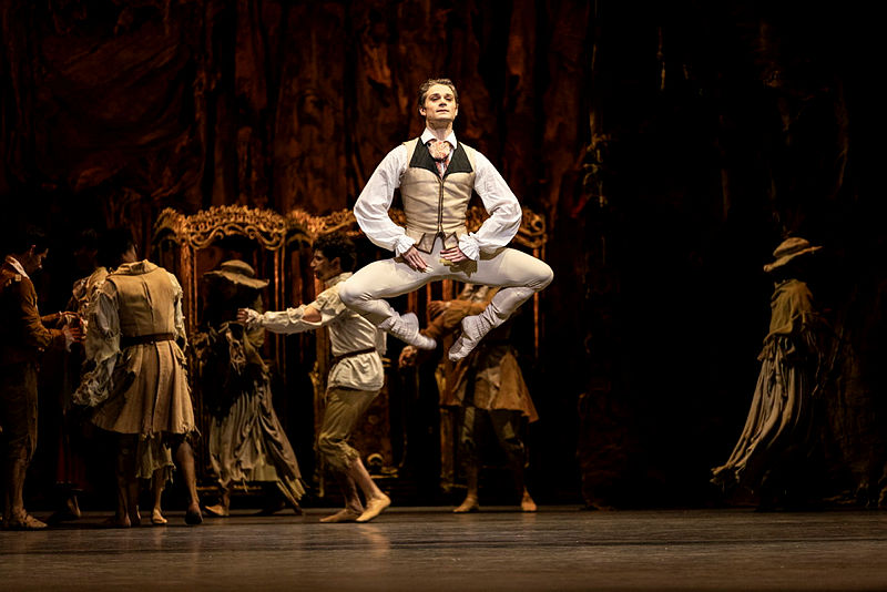 Review: MANON at San Francisco Ballet Image