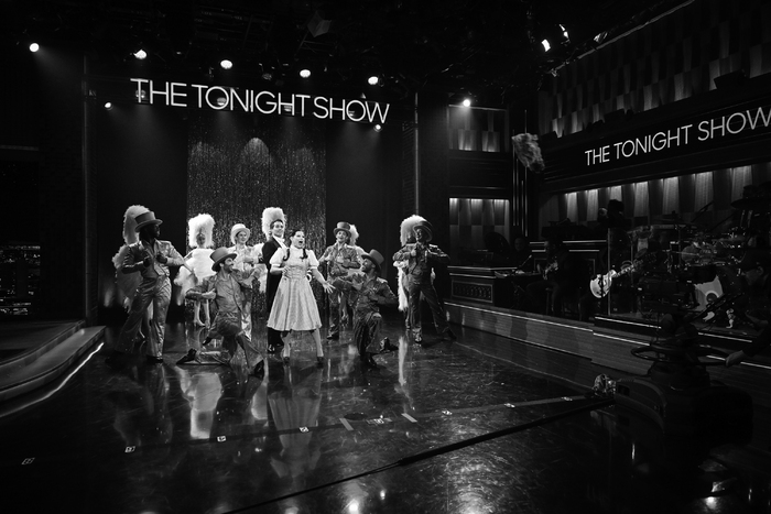 Exclusive Photos: DEATH BECOMES HER Cast Performs on THE TONIGHT SHOW Image