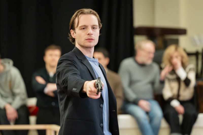 Interview: 'It's Irritating To Be Suddenly Old and Wise': Actor Elliot Levey on Playing Polonius in HAMLET Image