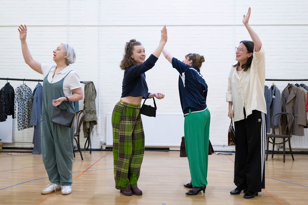 Photos: HANDBAGGED in Rehearsals at Queen's Theatre Hornchurch  Image