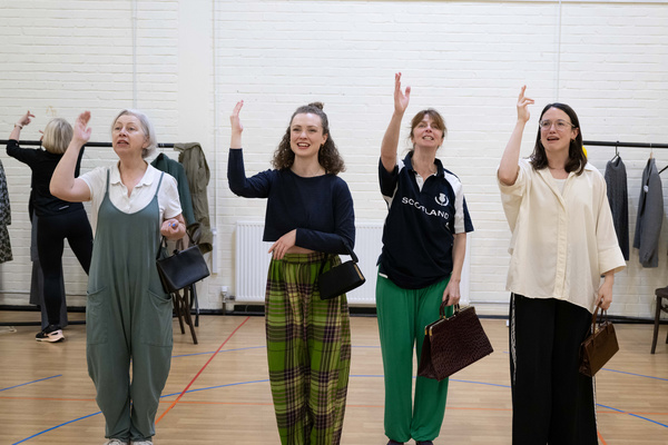 Photos: HANDBAGGED in Rehearsals at Queen's Theatre Hornchurch  Image