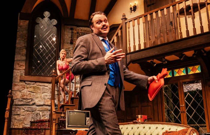 Photos: NOISES OFF Now Playing at Geffen Playhouse﻿  Image