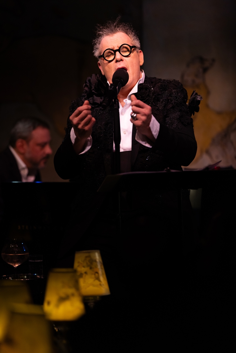 Review: Isaac Mizrahi's I KNOW EVERYBODY at Café Carlyle Is a Hilarious Escape  Image