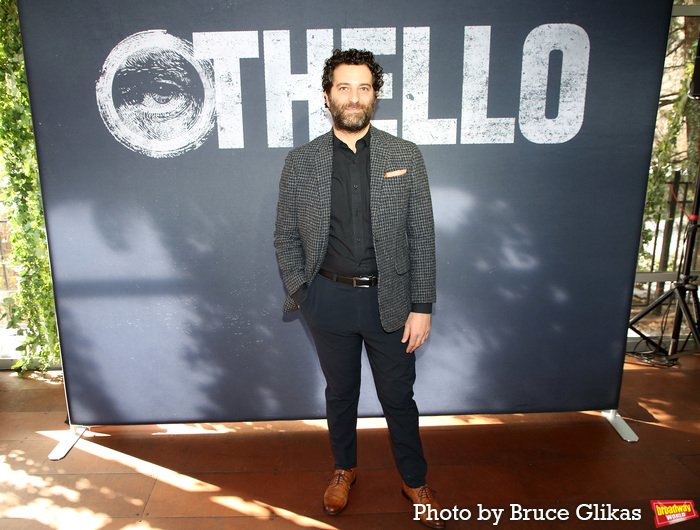 Photos: Denzel Washington, Jake Gyllenhaal, and the Cast of OTHELLO Meet the Press  Image