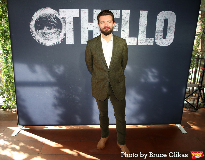 Photos: Denzel Washington, Jake Gyllenhaal, and the Cast of OTHELLO Meet the Press  Image