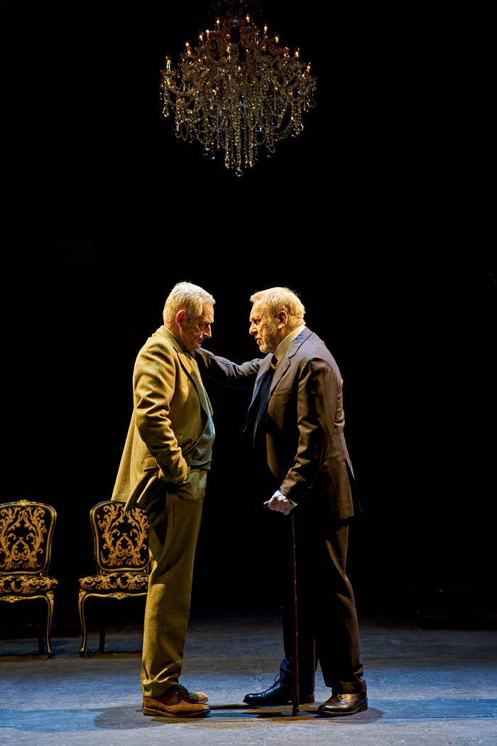 Photos: Jonathan Bailey and More in RICHARD II Image