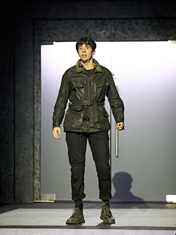 Photos: Jonathan Bailey and More in RICHARD II Image