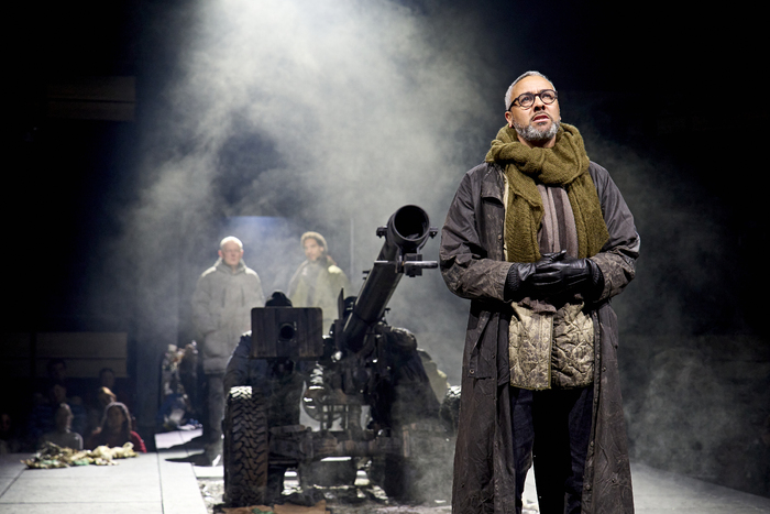 Photos: Jonathan Bailey and More in RICHARD II Image