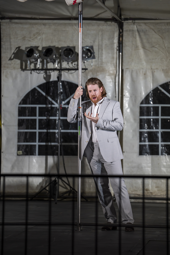 Photos: MARY QUEEN OF SCOTS At English National Opera Image