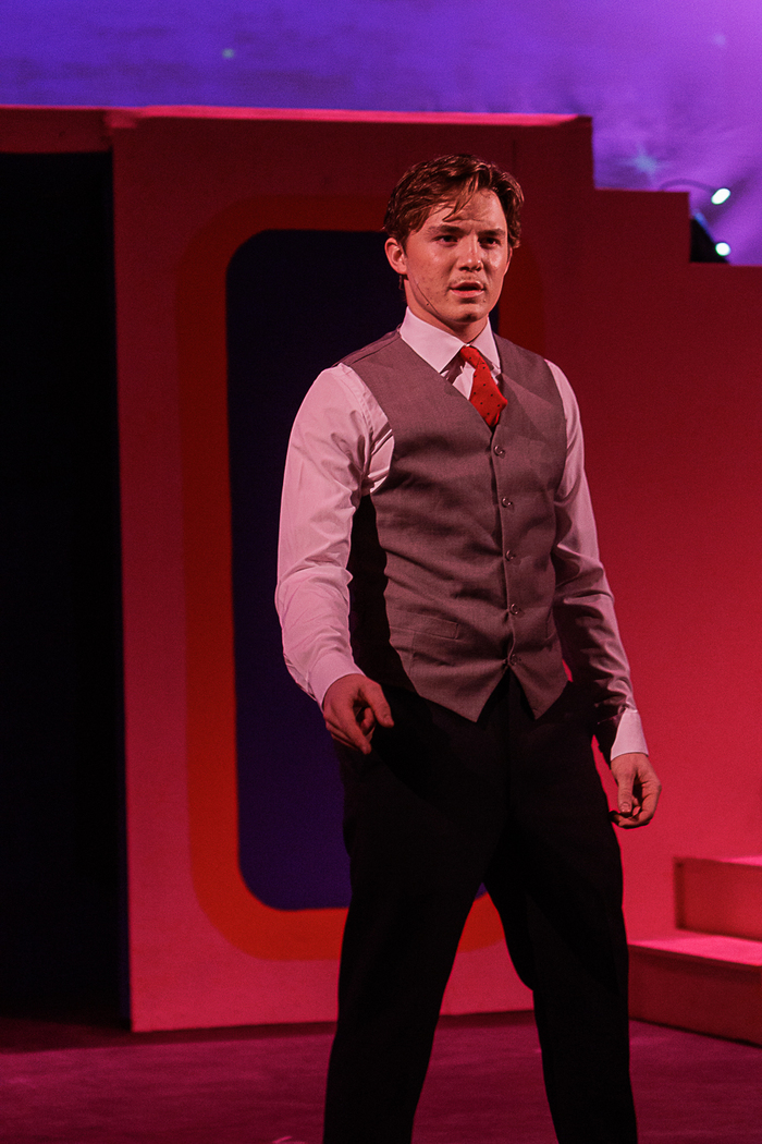 Review: CATCH ME IF YOU CAN: THE MUSICAL at Sheyenne Theatre Image