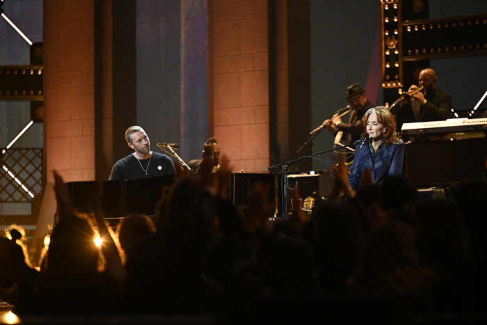 Chris Martin, Bonnie Raitt  Photo