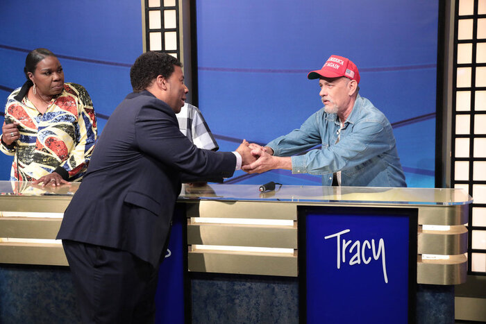 Leslie Jones, Kenan Thompson, Tom Hanks  Photo