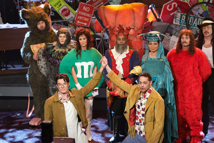 Taran Killam, Ana Gasteyer, John Mulaney, Kristen Wiig, Kenan Thompson, Paul Davidson Photo