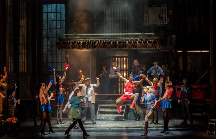 Photos: First Look At KINKY BOOTS New UK & Ireland Tour Image