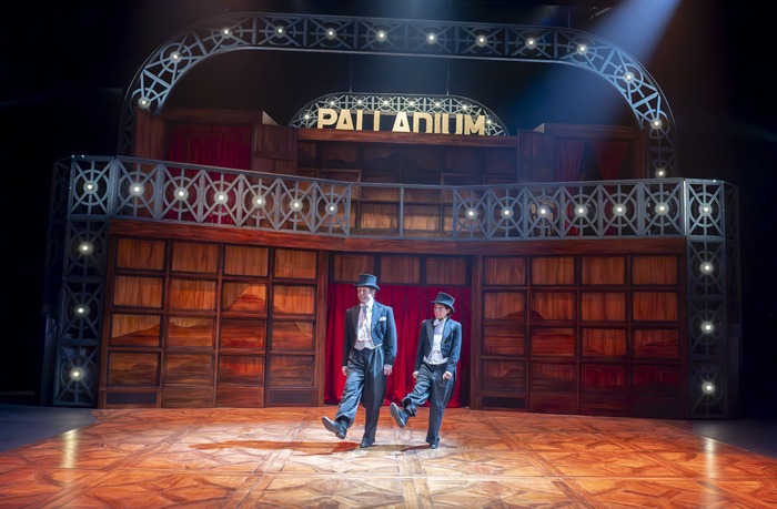 Photos: THE 39 STEPS is Now Playing at Salisbury Playhouse  Image