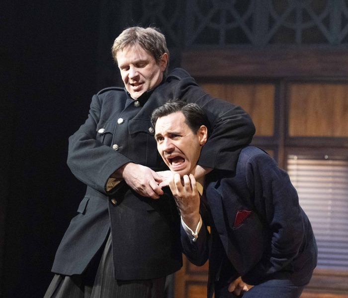 Photos: THE 39 STEPS is Now Playing at Salisbury Playhouse  Image