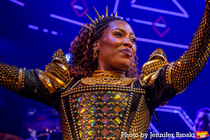 Photos: New SIX Queens Take First Bows on Broadway Image