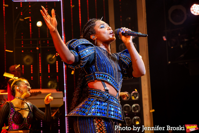 Photos: New SIX Queens Take First Bows on Broadway Image