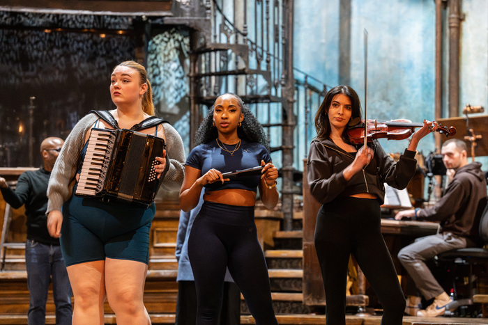 Photos: HADESTOWN London New Cast in Rehearsal Image