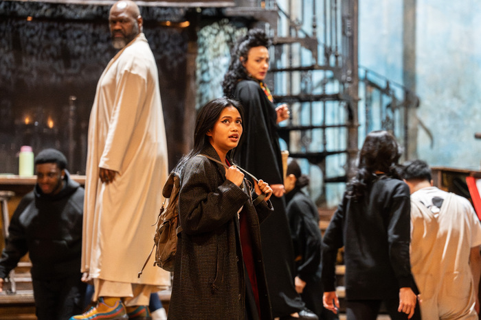Photos: HADESTOWN London New Cast in Rehearsal Image