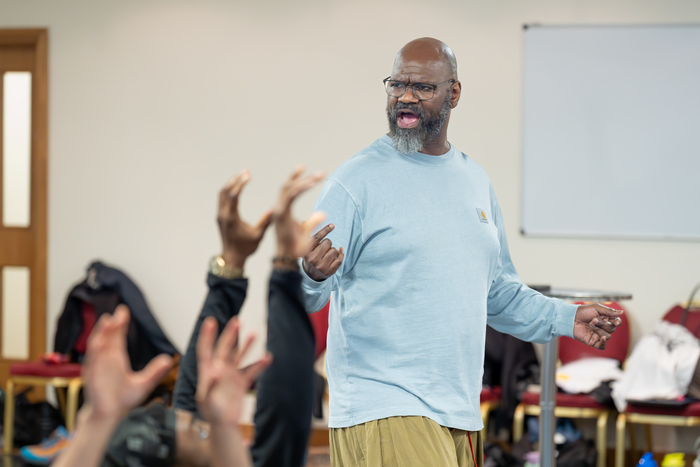 Photos: HADESTOWN London New Cast in Rehearsal Image