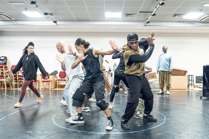 Photos: HADESTOWN London New Cast in Rehearsal Image