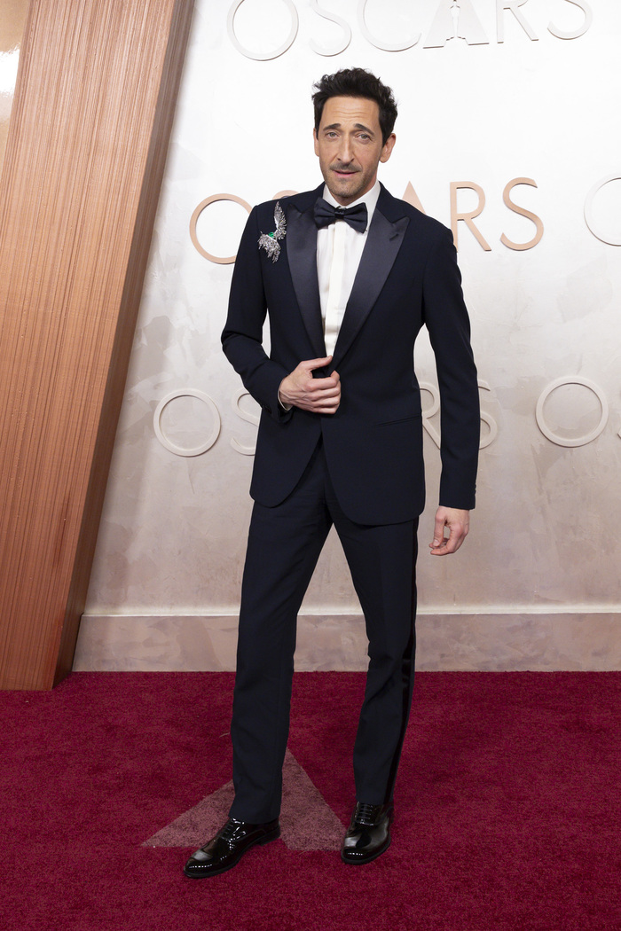 Photos: WICKED Stars, Rachel Zegler, & More on the Oscars Red Carpet  Image