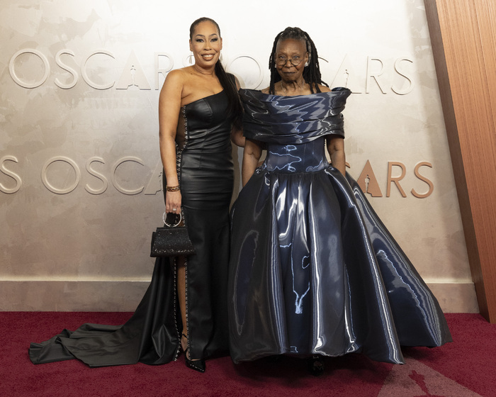 Photos: WICKED Stars, Rachel Zegler, & More on the Oscars Red Carpet  Image