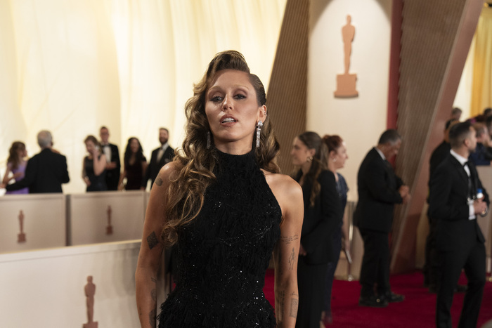 Photos: WICKED Stars, Rachel Zegler, & More on the Oscars Red Carpet  Image