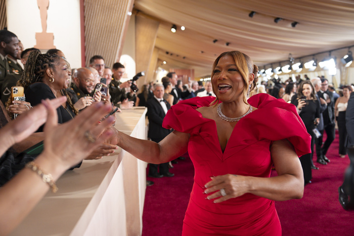 Photos: WICKED Stars, Rachel Zegler, & More on the Oscars Red Carpet  Image