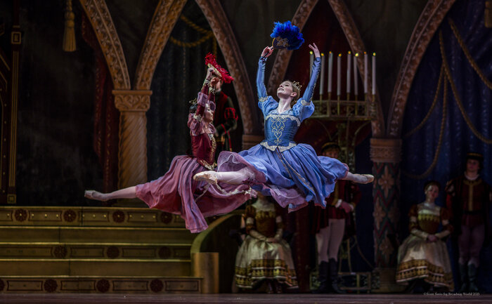 Review/Photos: SWAN LAKE at Academy Of Music  Image