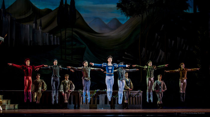 Review/Photos: SWAN LAKE at Academy Of Music  Image