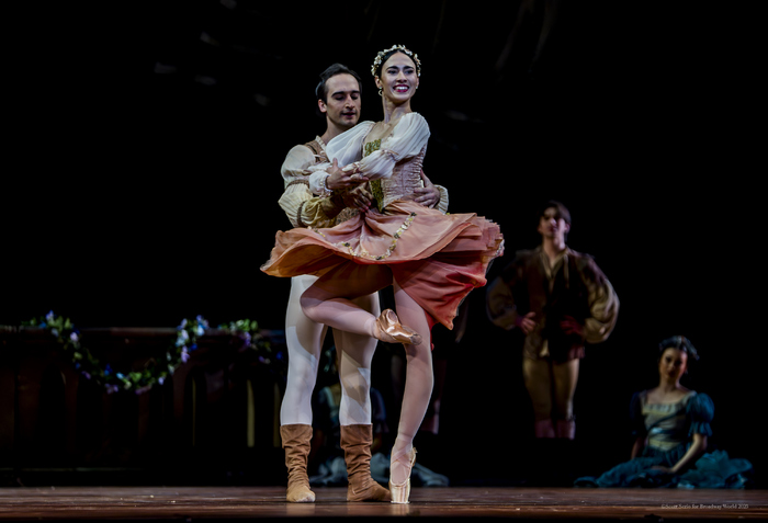 Review/Photos: SWAN LAKE at Academy Of Music Image