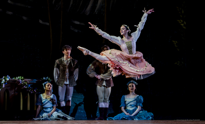 Review/Photos: SWAN LAKE at Academy Of Music  Image