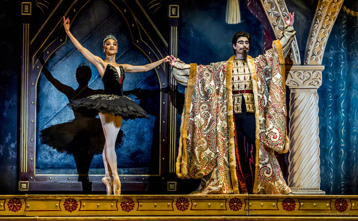 Review/Photos: SWAN LAKE at Academy Of Music Image