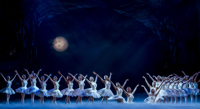 Review/Photos: SWAN LAKE at Academy Of Music  Image