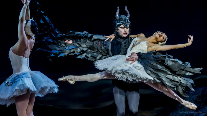 Review/Photos: SWAN LAKE at Academy Of Music  Image