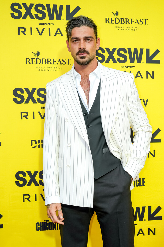 Photos: Andrew Rannells & More Attend ANOTHER SIMPLE FAVOR Premiere Image