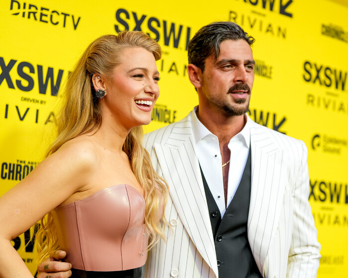 Photos: Andrew Rannells & More Attend ANOTHER SIMPLE FAVOR Premiere Image