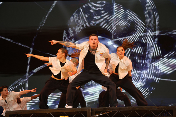 Photos: Dance Stars Take Center Stage At MOVE IT 2025: A 20-Year Celebration Of Dance  Image