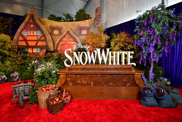 Photos: SNOW WHITE Premiere with Rachel Zegler, Gal Gadot & More  Image