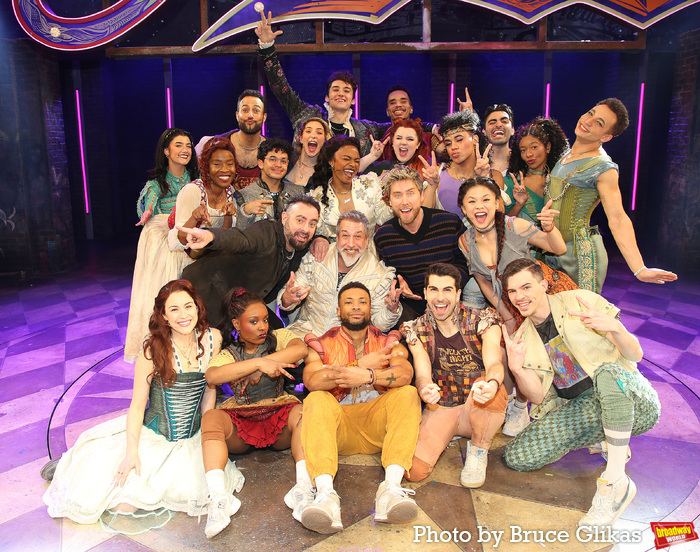 Photos: NSYNC's Chris Kirkpatrick and Lance Bass Visit Joey Fatone in & JULIET  Image